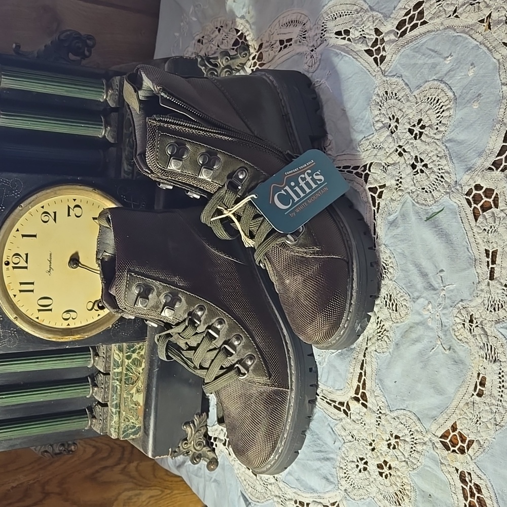 Cliffs White Mountain Ladies Hiking Boots Size 6 New-1A - Picture 1 of 5